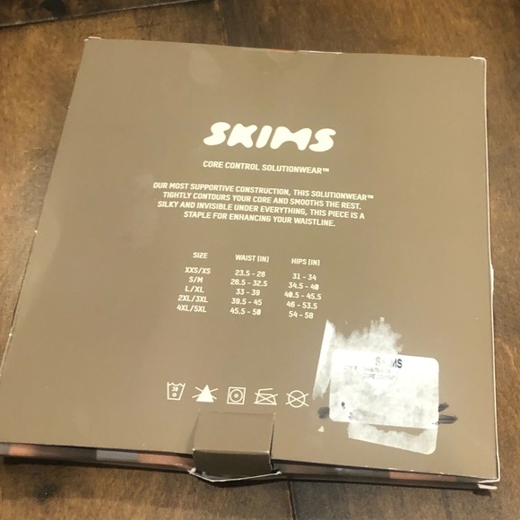 SKIMS Sculpting Mid Waist brief NEW - Picture 9 of 10